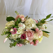 Load image into Gallery viewer, Pretty In Pink - HKFlowers
